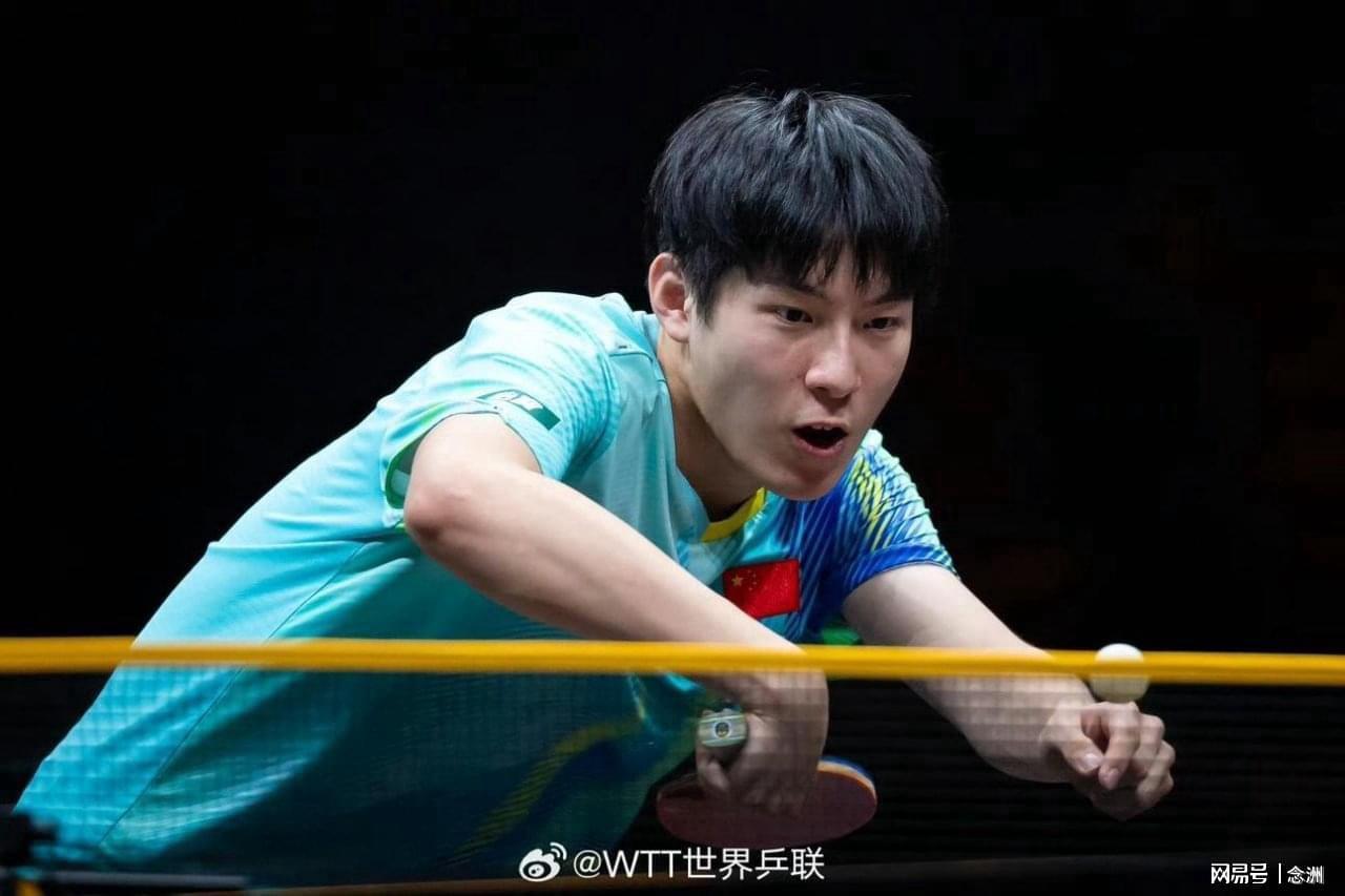 19岁温瑞博怒摔毛巾:我脑子里装的全是浆糊,这球咋接啊?没有办法